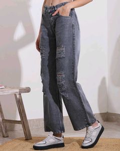 Graphic Print Tee &amp; Jeans Set 🏷️