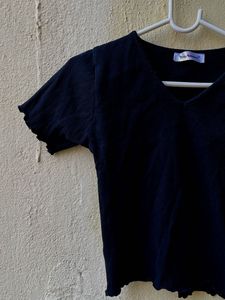 Cute Black V-Neck ribbed Crop Top