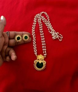 Emerald & Pearl Necklace Set