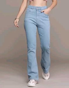 Light Wash Flare Jeans - Retro Style