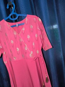 Women Crepe Kurta Dupatta Set