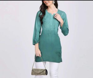 OMBRE GREEN EMBROIDERED KURTI🪷