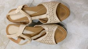 Cute Beige Flats👡