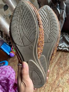Rose gold Glittery juttis