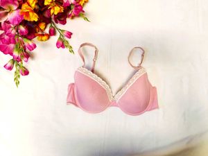 🇳🇿💫💗 Pink Lace Trim Bra