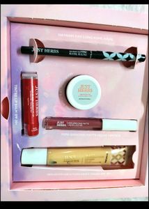 Just HERBS Makeup Kit Sale 💥💥💥🙀🙀🎉🎉