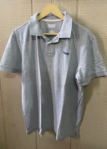 Levi's Grey Polo Shirt - Classic Style