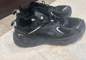 Red Tape Black Casual Shoes