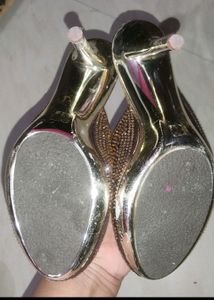 Golden Heels 👠