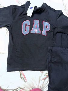 GAP Track Suits M SIZE NEW WITH TAG