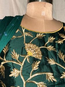 🌸Golden Embroidered Lehenga💛🥻