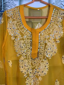 Lucknavi  Kurti