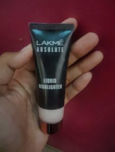 Lakeme Absolute liquid highlighter