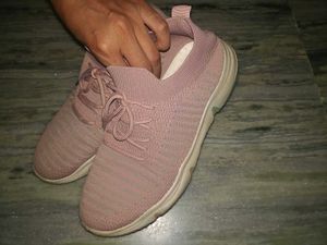 The White pole Women Sneakers