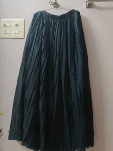 Black Flowing Skirt Fits L-XL