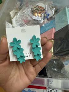Flowers Artificial Jewellery - Stud