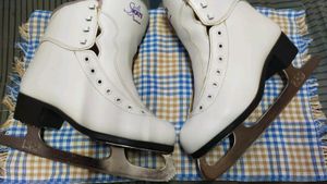 Jackson SoftSkate White Ice Skates