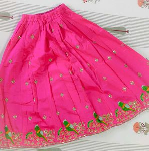 Sale..Beautiful Hand-work Raw Silk skirt ✨👌