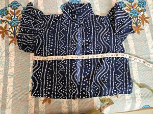 Blue &amp; White Patterned Button-Down Top