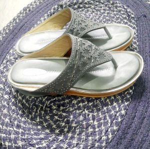Comfortable Gray Thong Sandals