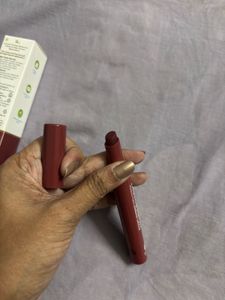 Mamaearth Moisture Matte Lipstick - Amber Rose