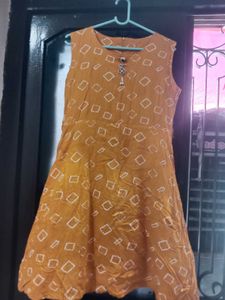 Yellow &amp; White Geometric Print Top
