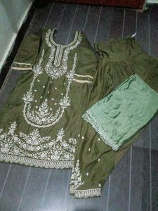Elegant Embroidered Kurta Set