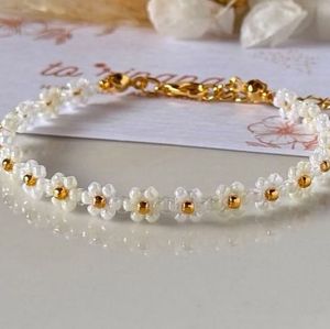 Daisy Beaded Bracelet