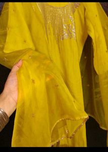 Organza Suit💛