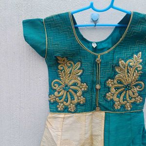 Girl&#39;s Ethnic Dress