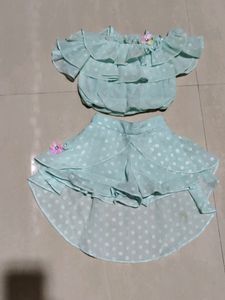 Iscut Top C Green  With Floral Print