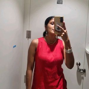 Red Sleeveless Kurta