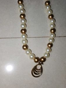 White and Gold Pearls Chain