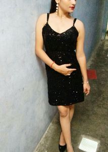 Black Embellished Short Bobycon Middi Dress
