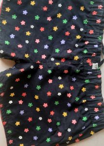 REVERSIBLE SHORTS 4 to 6 yrs girls.