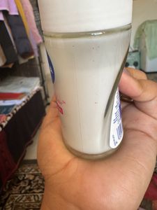 Deodorant Roll On  Natural Glow.