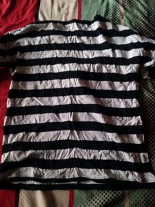 ROADSTER Women&#39;s Black &amp; Off-White Stripped Top