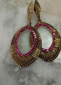 Dark Gold Shiny Earrings With Classic Pink