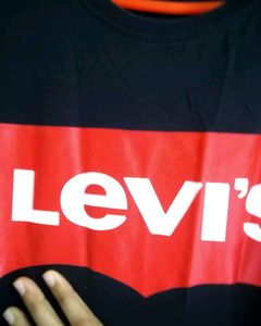 Levi&#39;s Sweatshirt