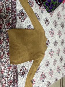 Light weight and soft neck bead sweater for winter