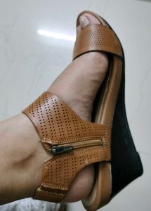 Bata Wedge With Box And Tag