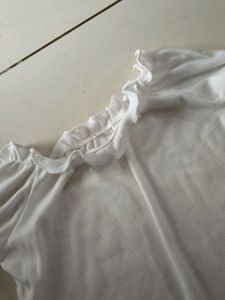 White Long Sleeve off shoulder Crop Top