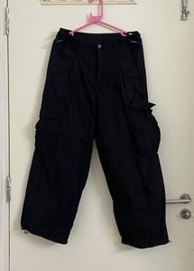 Black Cropped Cargo Pants