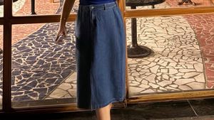 Elegant Black Maxi Dress