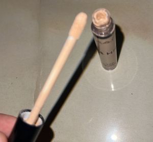 MAC 24H Concealer