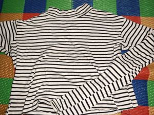 Black And White Stripes Crop Top
