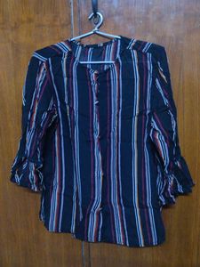 Trendy Top Size XL, Goes Well With Jeans & Leggings