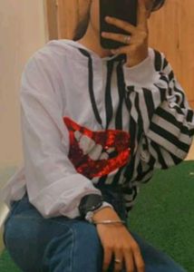 Hoddie Sequence Lips Top