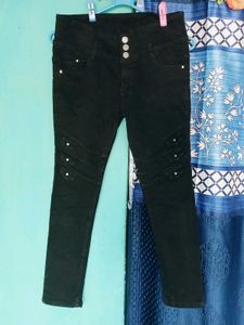 Black High-Waisted Jeans
