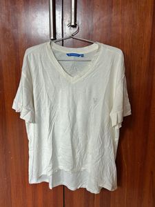 Versatile White V-Neck Top